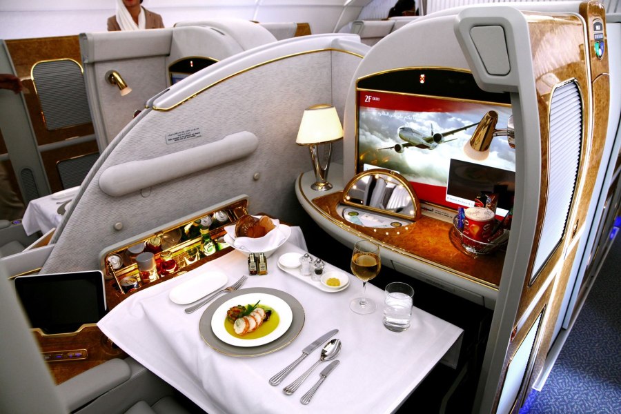 Emirates a380 эконом еда