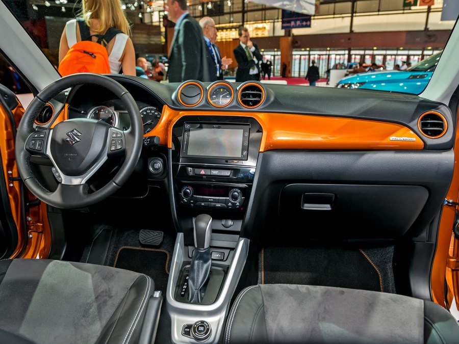 Suzuki Grand Vitara 2022 салон