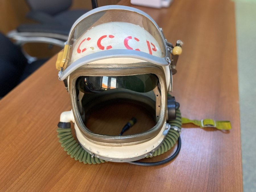 Авиационный шлем