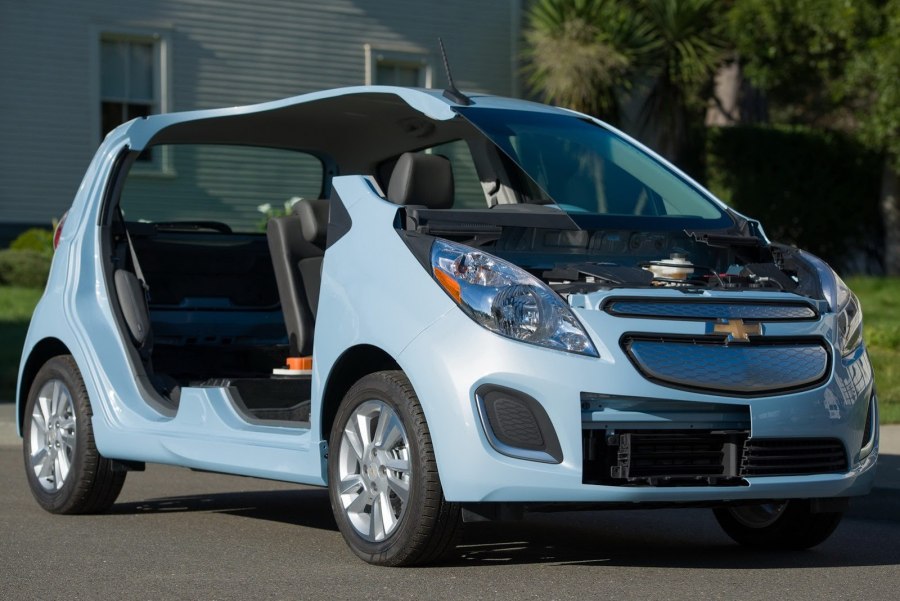 Электромобиль компании chevrolet