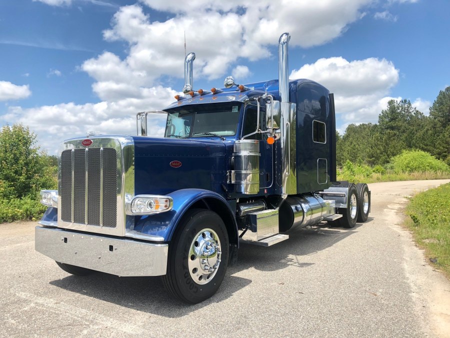 Американский грузовик Peterbilt 389