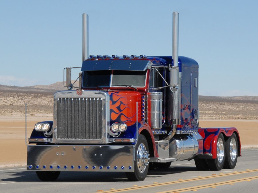 Грузовик Peterbilt 379