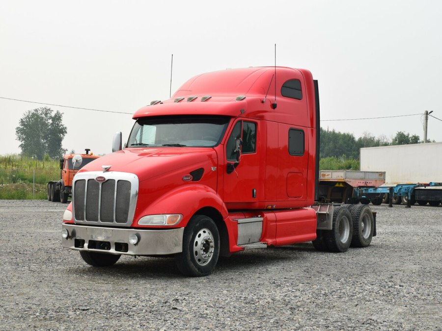 Седельные тягачи Peterbilt 387. 142
