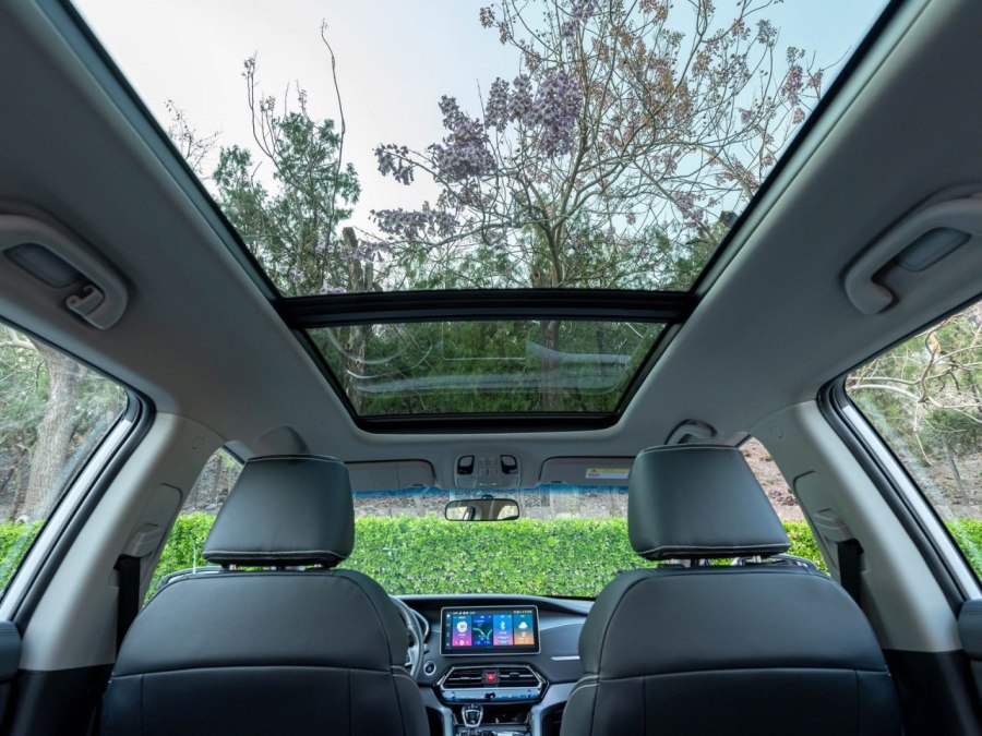 JAC x7 Interior