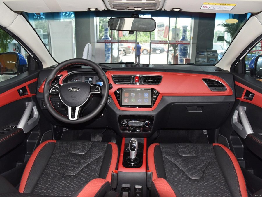 Автомобиль JAC s7