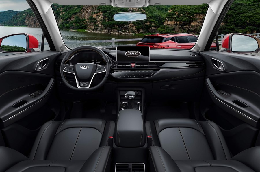 Кроссовер JAC js4